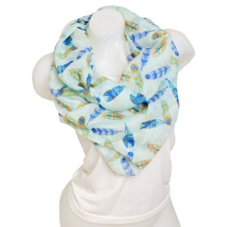 Světle modrý šátek s barevnými pírky